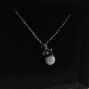 Pandora pearl and flower necklace